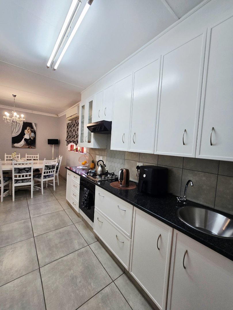 3 Bedroom Property for Sale in Flamwood North West